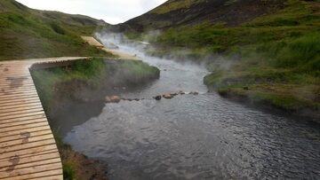 Hverahlíð geothermal hot water river